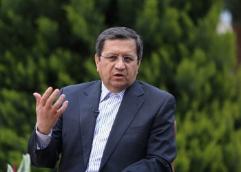 همتی: قول می‌دهم ثبات اقتصادی را فراهم کنیم