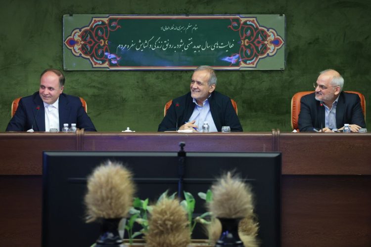 پزشکیان در وزارت جهاد کشاورزی: تأمین کالاهای اساسی و تداوم سیاست‌های دولت بدون وقفه ادامه دارد