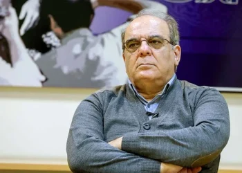 عباس عبدی: اقتصادی بودن اعتراضات در نوع برخورد دولت بی‌تأثیر نبود